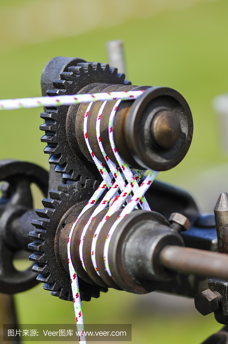 绳索工厂的旧编织机。